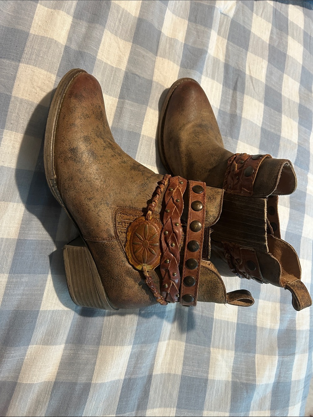 Women’s Brown Western Ankle Boots circle g fit like 7